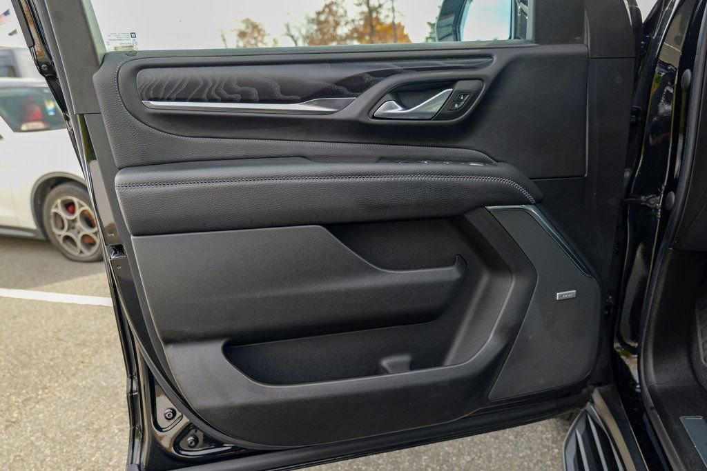 Used 2022 GMC Yukon XL Denali image 16