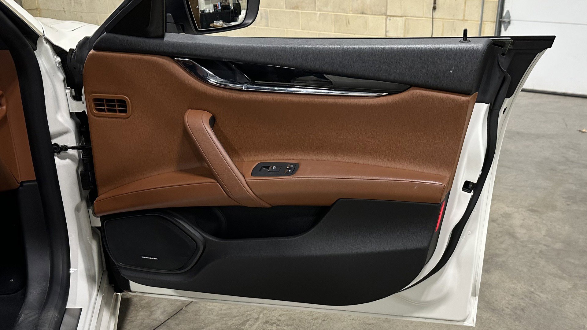 Used 2022 Maserati Quattroporte Modena Q4 image 31