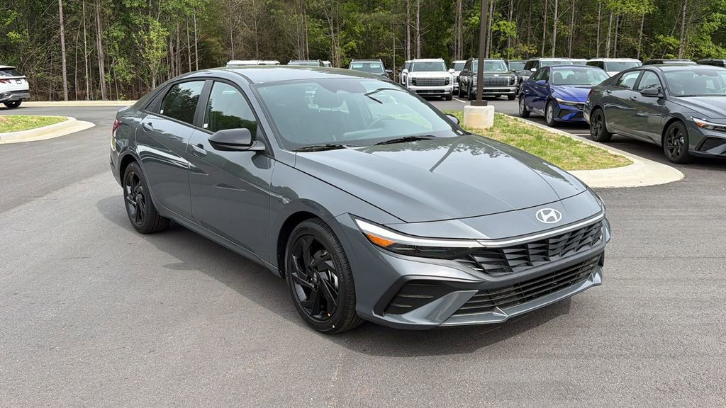 New 2026 Hyundai Elantra Sport image 3