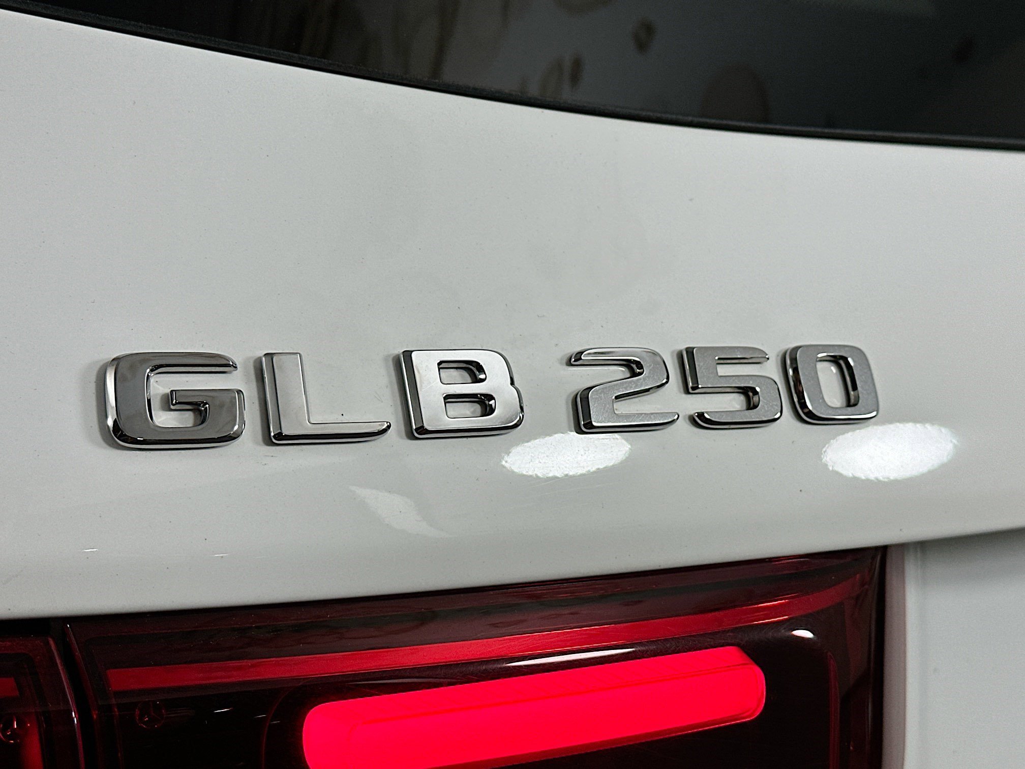 Used 2024 Mercedes-Benz GLB 250 4MATIC w/ Driver Assistance Package image 28