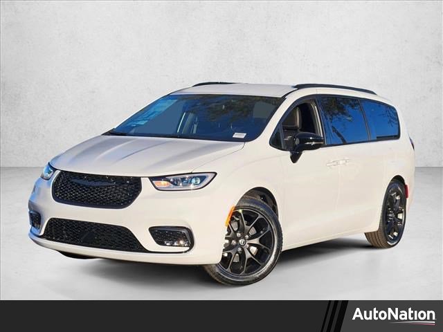 New 2026 Chrysler Pacifica Select image 1