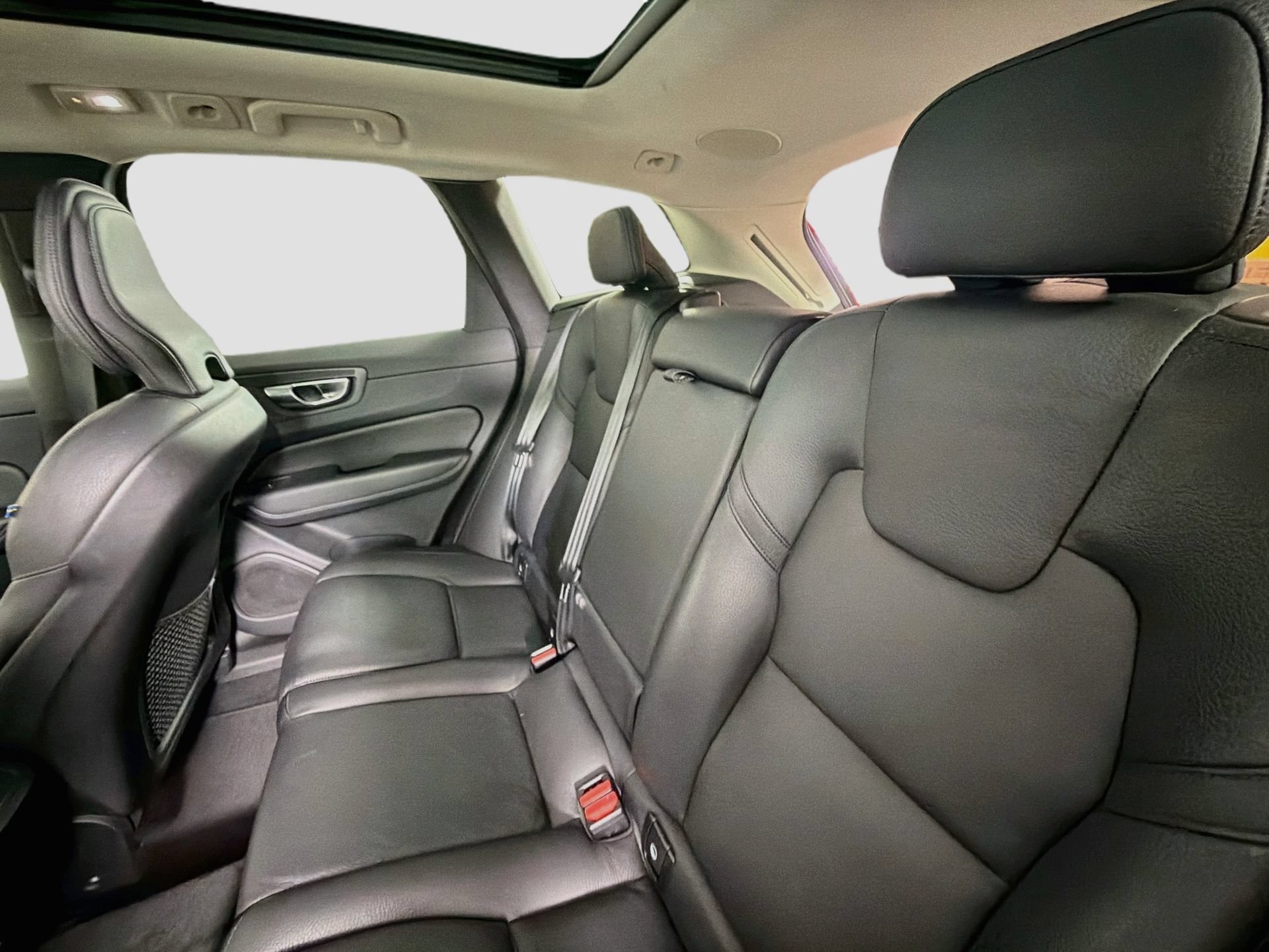 Certified 2023 Volvo XC60 B5 Plus w/ Protection Package Premier FWD image 26