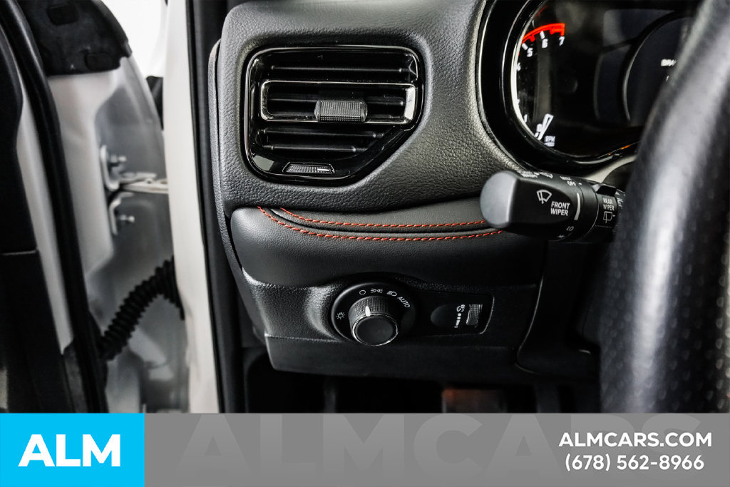 Used 2025 Dodge Durango GT RWD image 30
