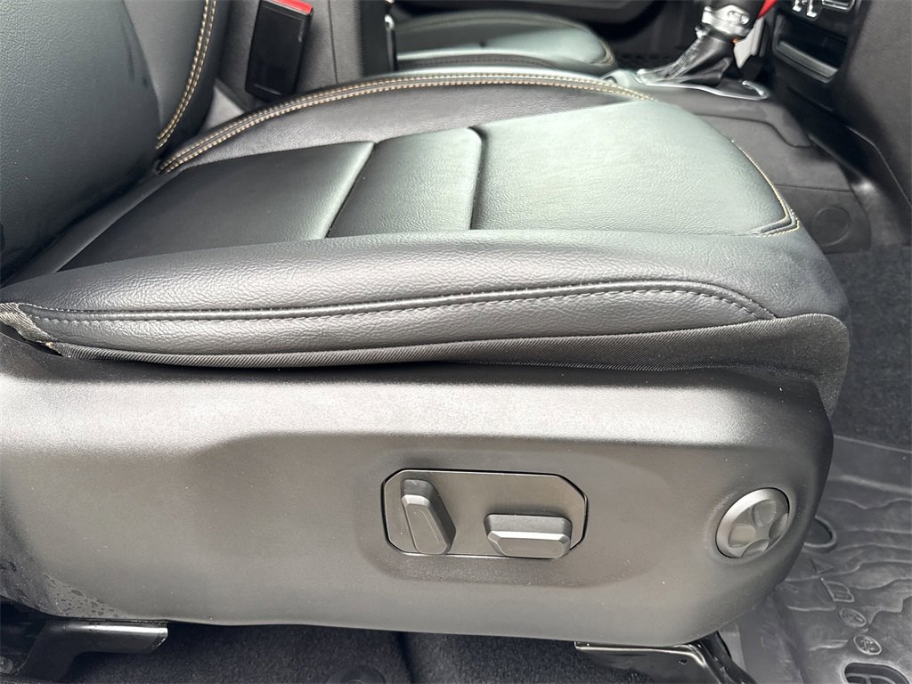 Certified 2025 Jeep Wrangler Sahara w/ Safety Group image 39