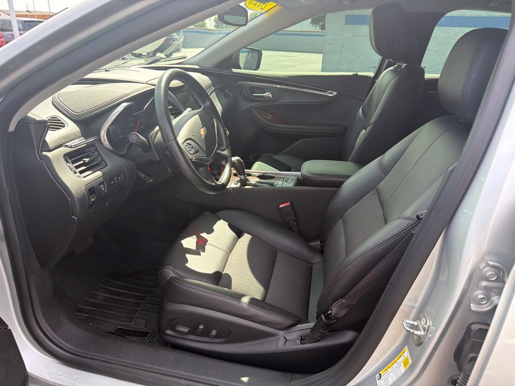 Used 2015 Chevrolet Impala LT w/ Convenience Package FWD image 16