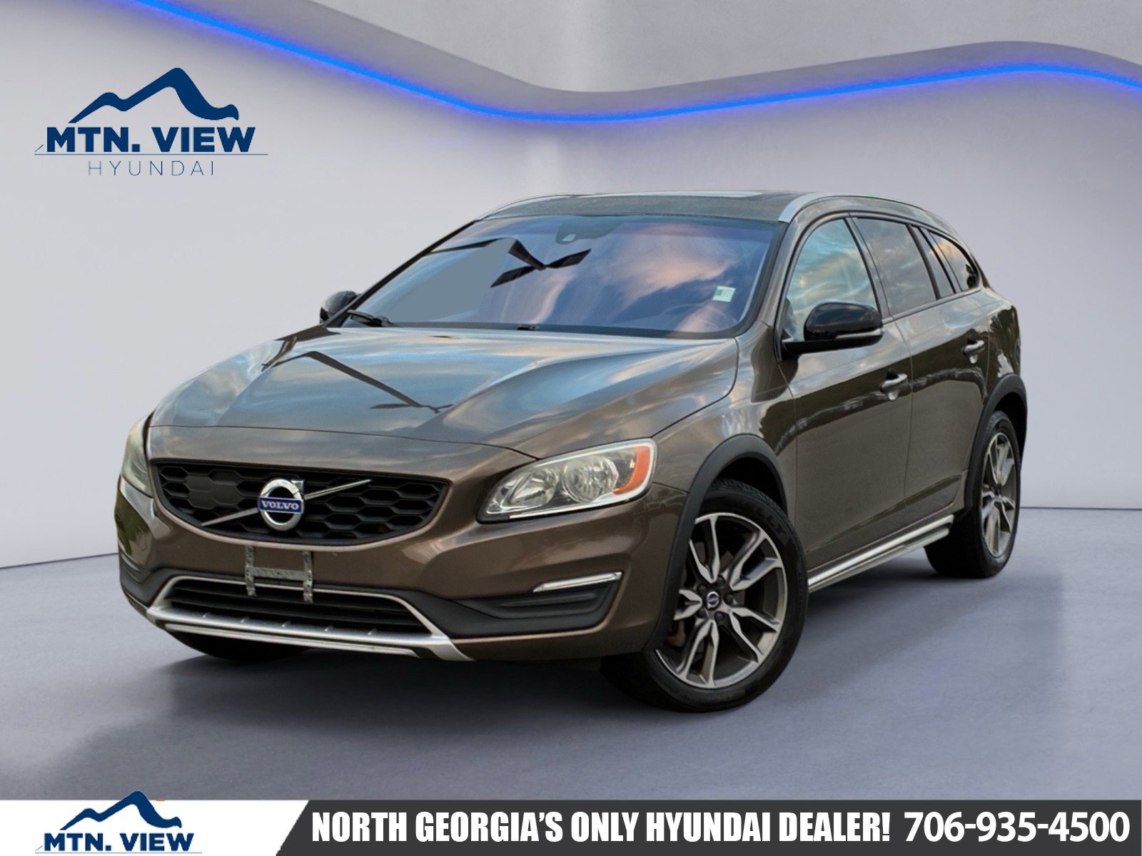 Used 2017 Volvo V60 T5 Cross Country w/ Convenience Package