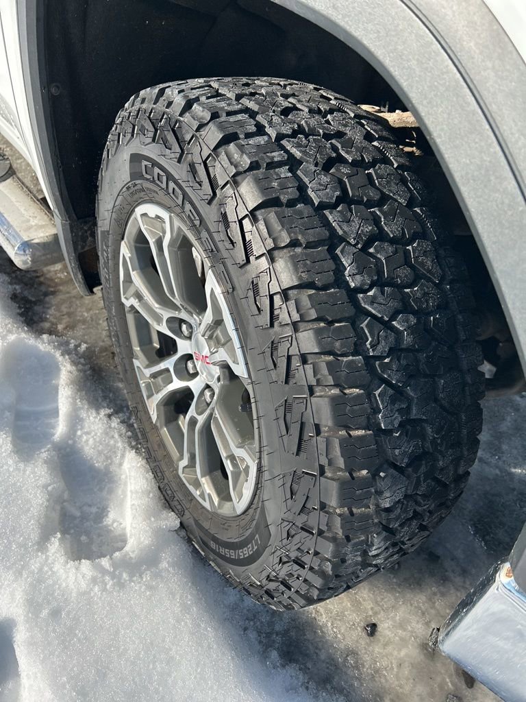 Used 2021 GMC Sierra 1500 SLE w/ X31 Off-Road Package image 11