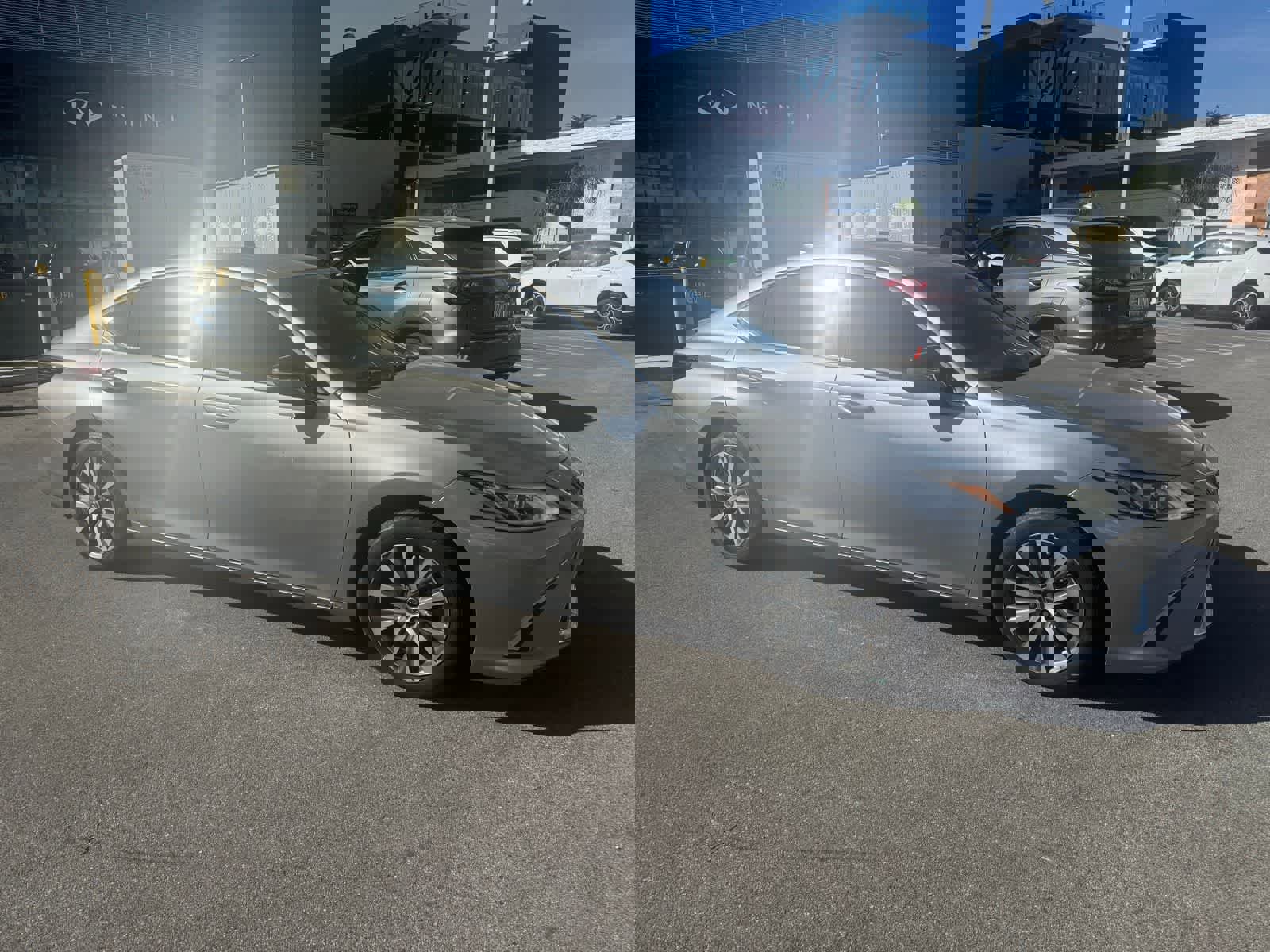 Used 2019 Lexus ES 350 w/ Accessory Package 2 image 3