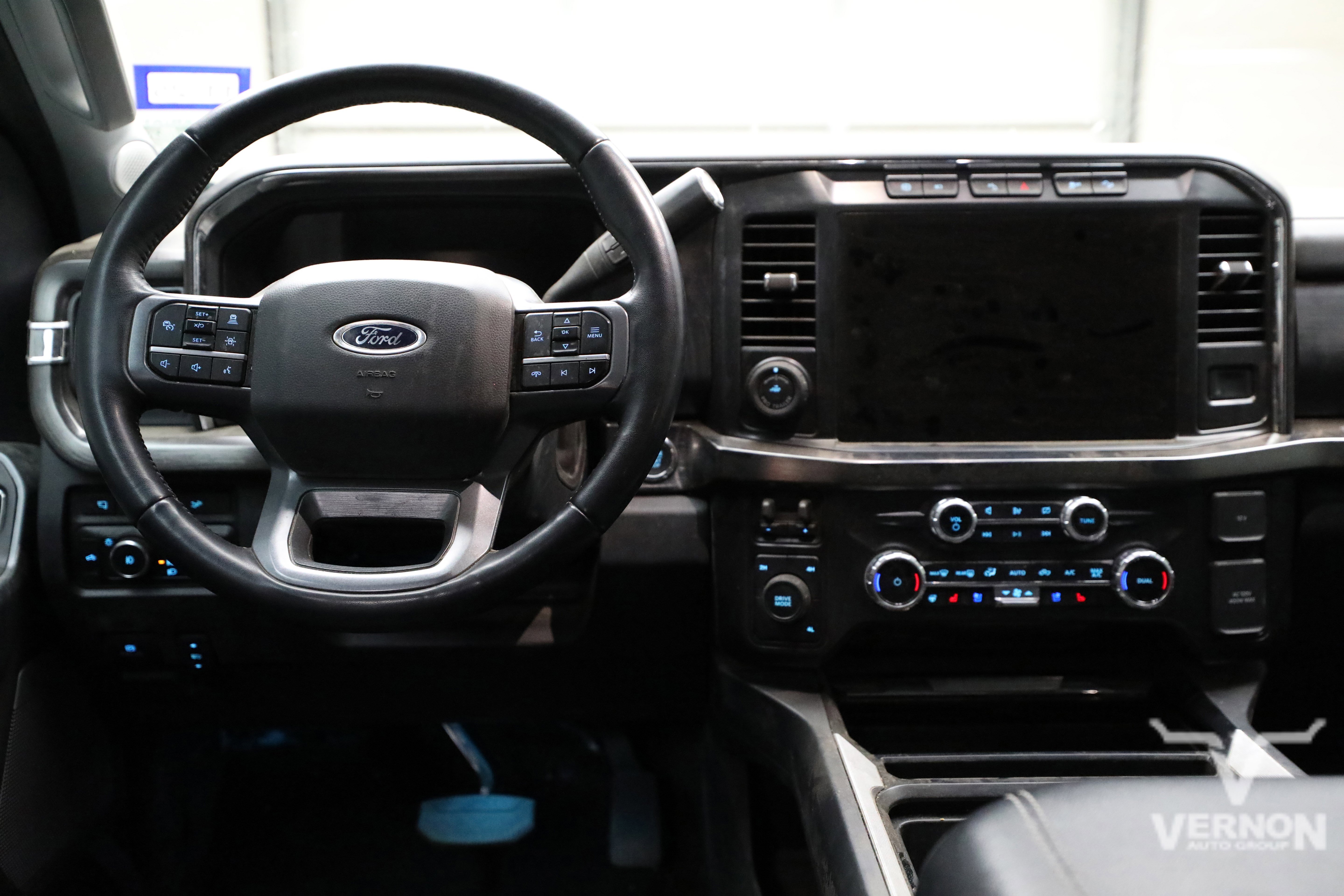 Used 2024 Ford F350 Lariat w/ Lariat Ultimate Package AWD/4WD image 8