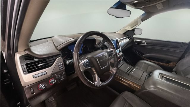Used 2015 GMC Yukon Denali w/ Premium Package AWD/4WD image 10
