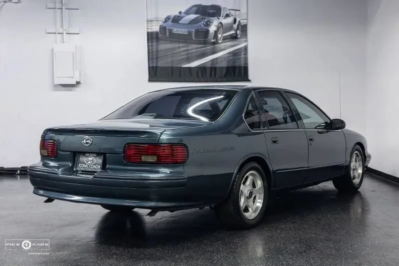 Used 1995 Chevrolet Impala SS RWD image 30