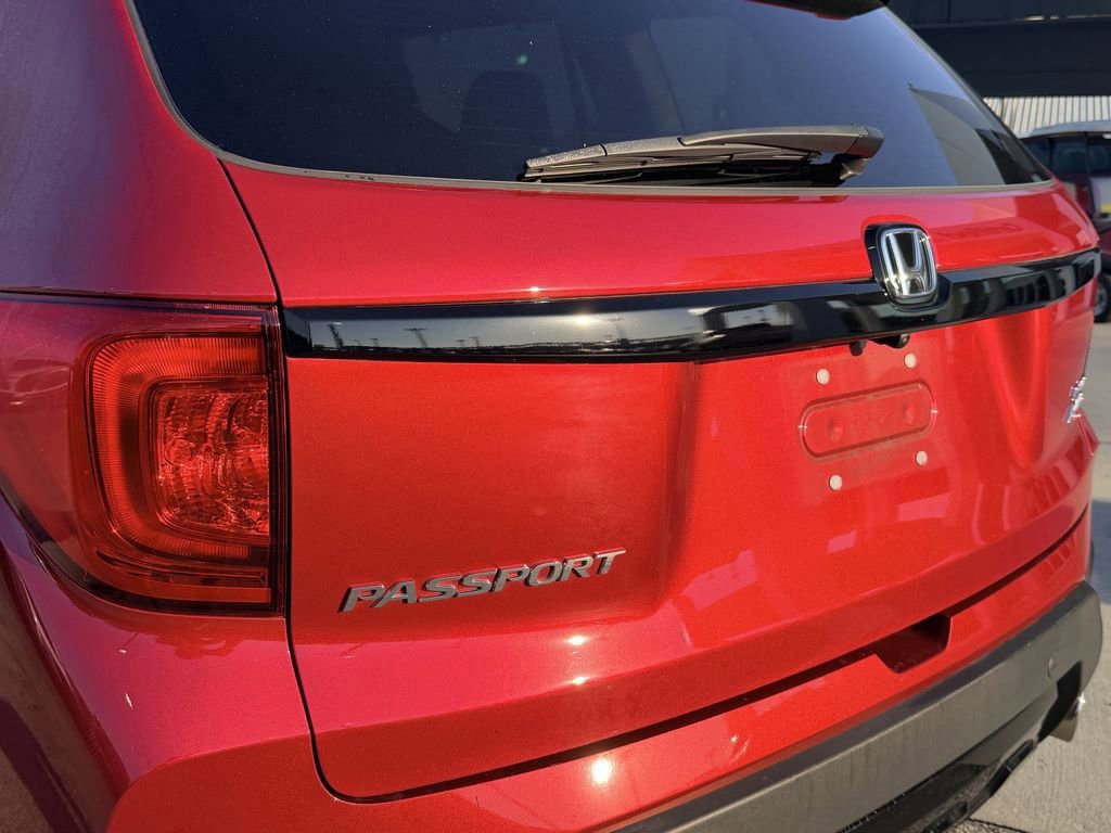Used 2023 Honda Passport Elite image 11