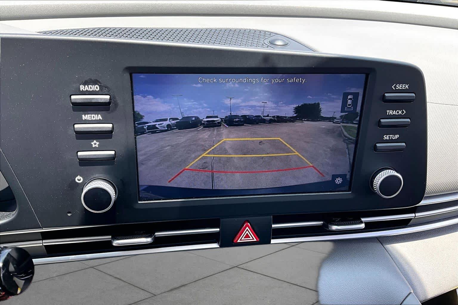 Used 2021 Hyundai Elantra SE FWD image 24