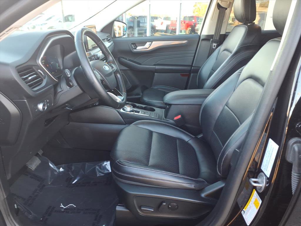 Used 2022 Ford Escape Titanium image 9