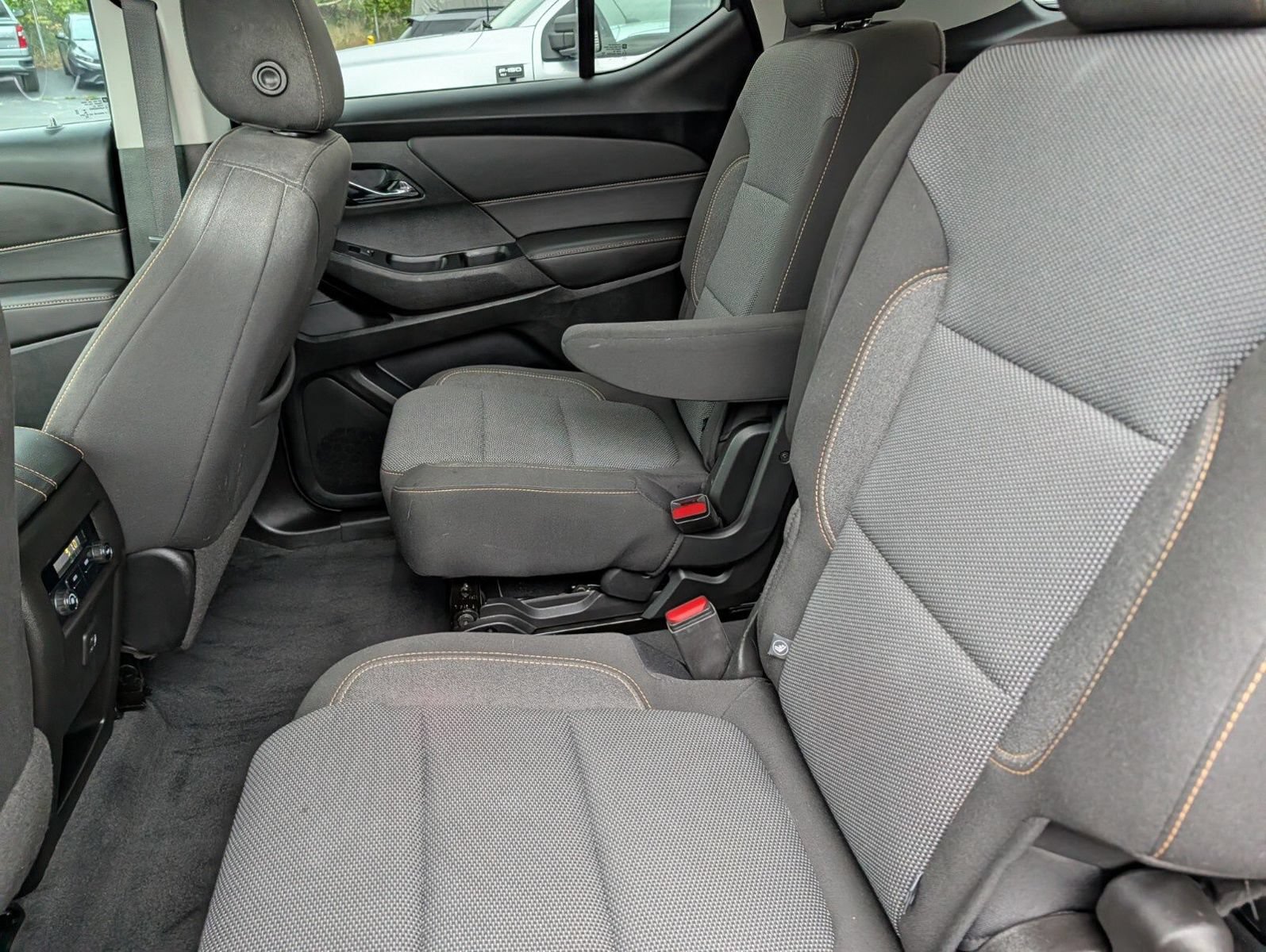 Used 2020 Chevrolet Traverse LT w/ Driver Confidence II Package AWD/4WD image 22