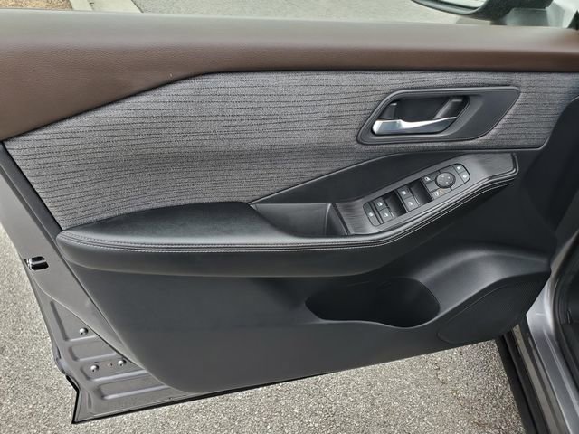 Certified 2023 Nissan Rogue SV image 15