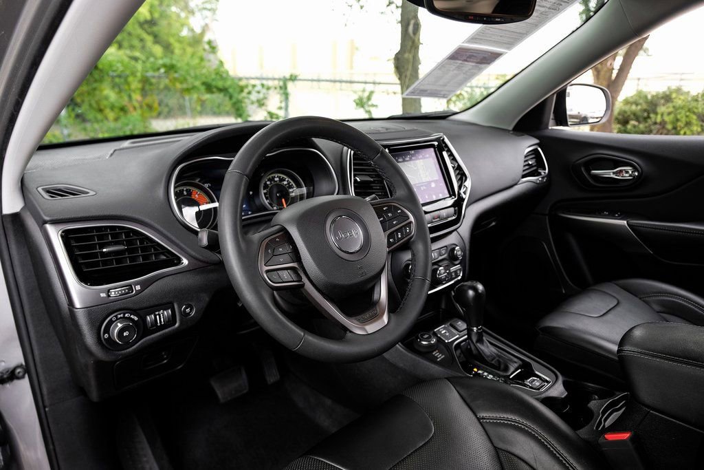 Used 2022 Jeep Cherokee Limited w/ Elite Package image 26