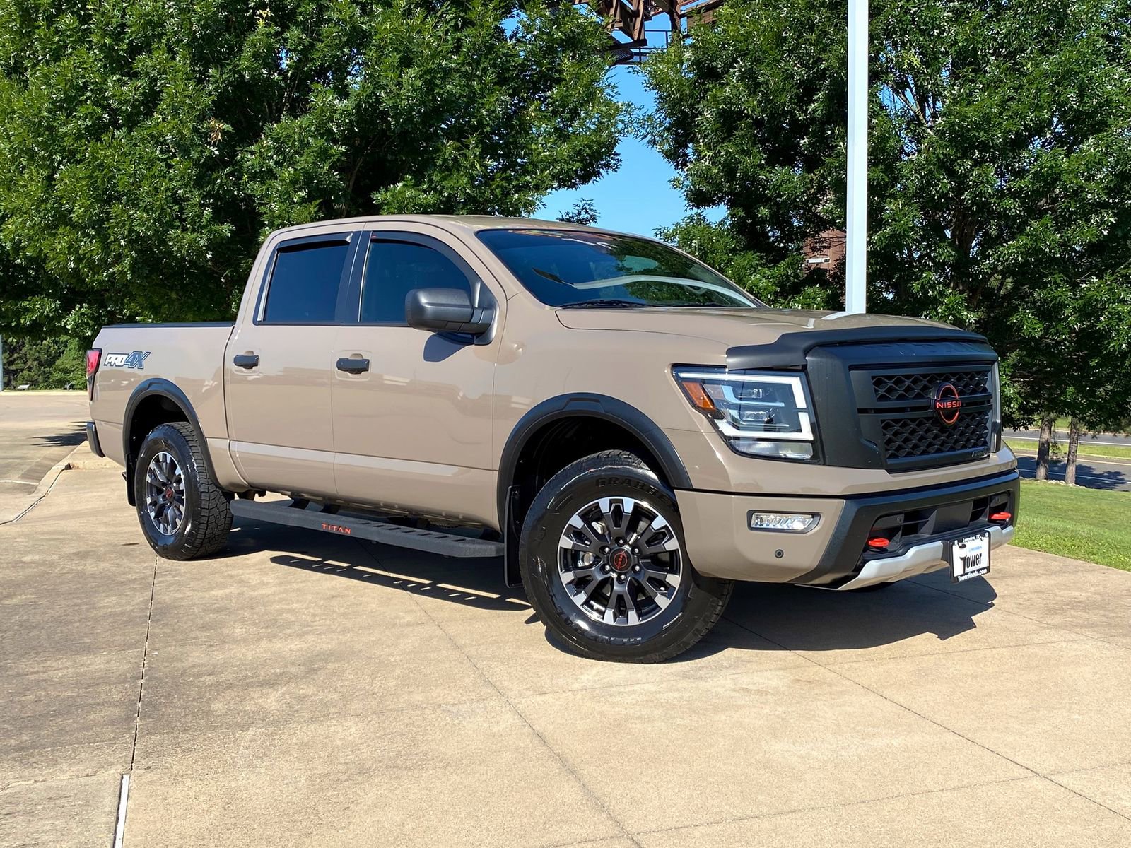 Used 2023 Nissan Titan PRO-4X w/ Pro-4x Utility Package AWD/4WD image 1