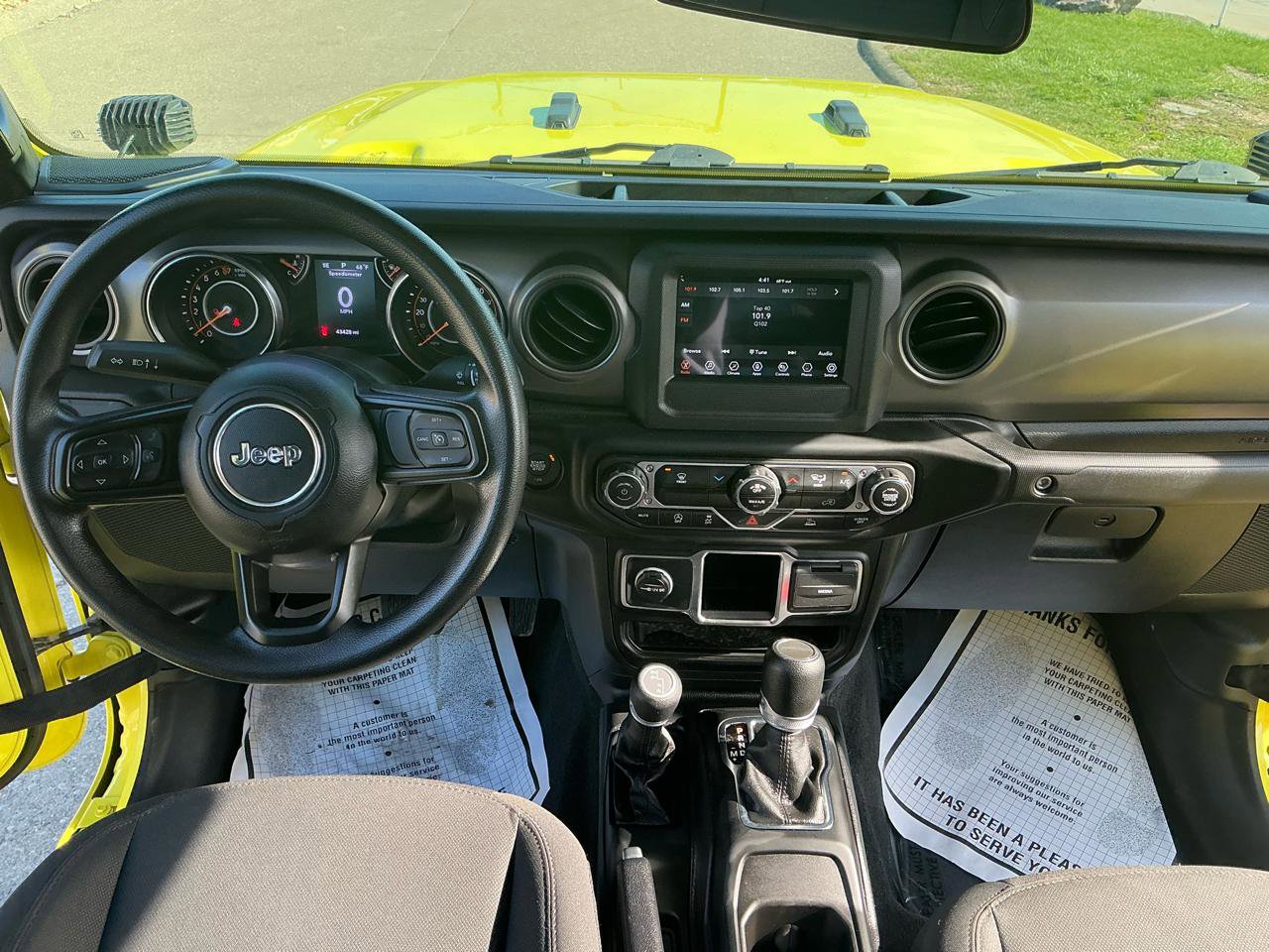 Used 2023 Jeep Gladiator Sport image 12