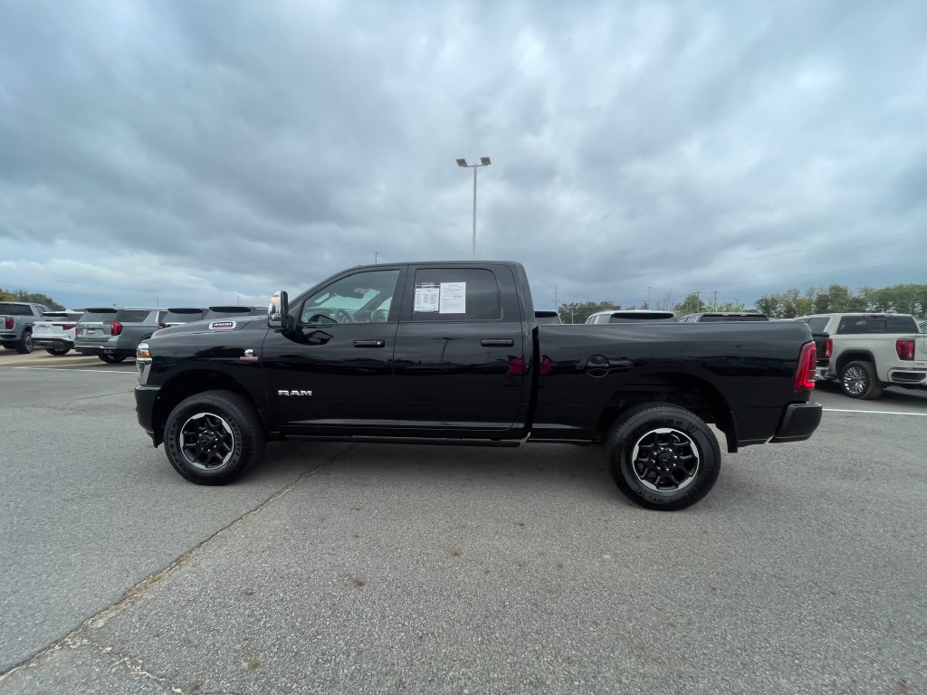 Used 2025 RAM 3500 Laramie AWD/4WD image 9