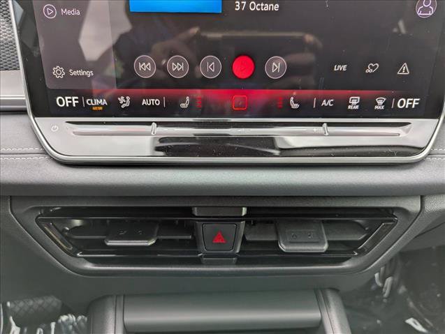 New 2026 Volkswagen Tiguan SE FWD image 19