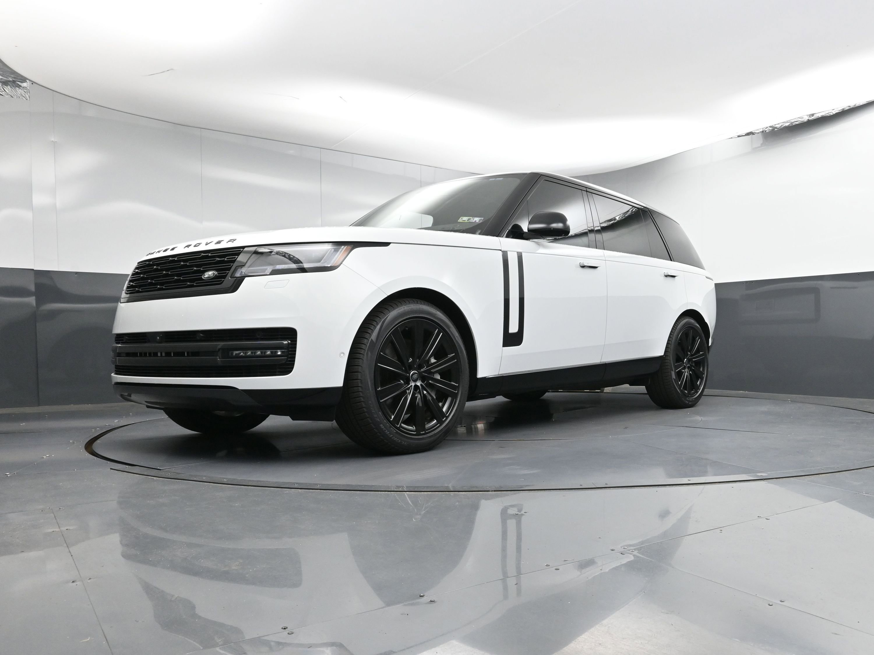 New 2025 Land Rover Range Rover Long Wheelbase SE image 26