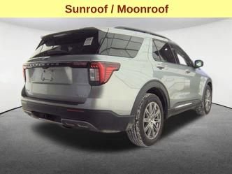 Used 2025 Ford Explorer Active w/ Active Comfort Package image 5