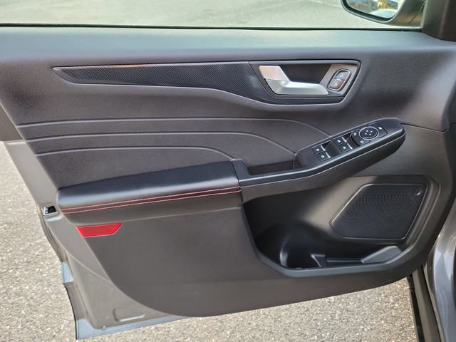 Used 2025 Ford Escape ST-Line FWD image 19