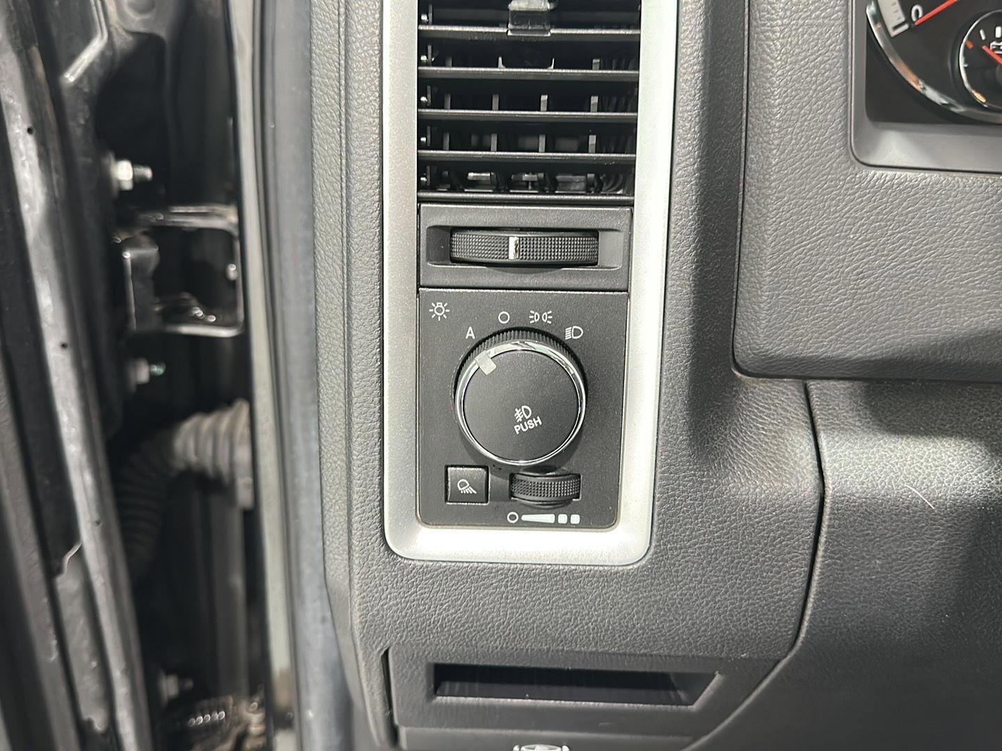 Used 2010 Dodge Ram 1500 Truck Sport image 15