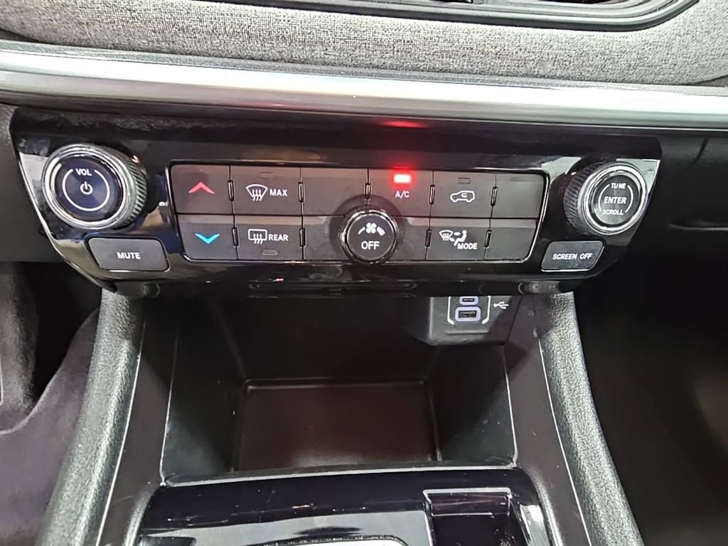 Used 2022 Jeep Compass Latitude image 21