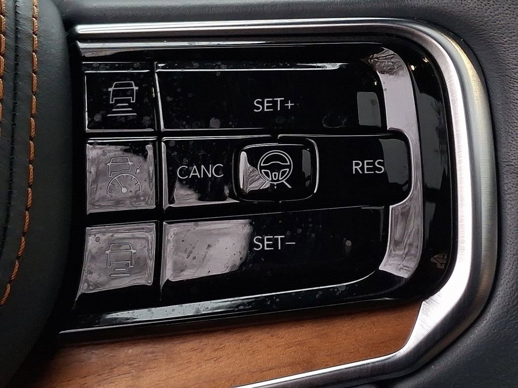 Used 2024 Jeep Grand Wagoneer Series III w/ Rear Seat Video Group 1 image 25