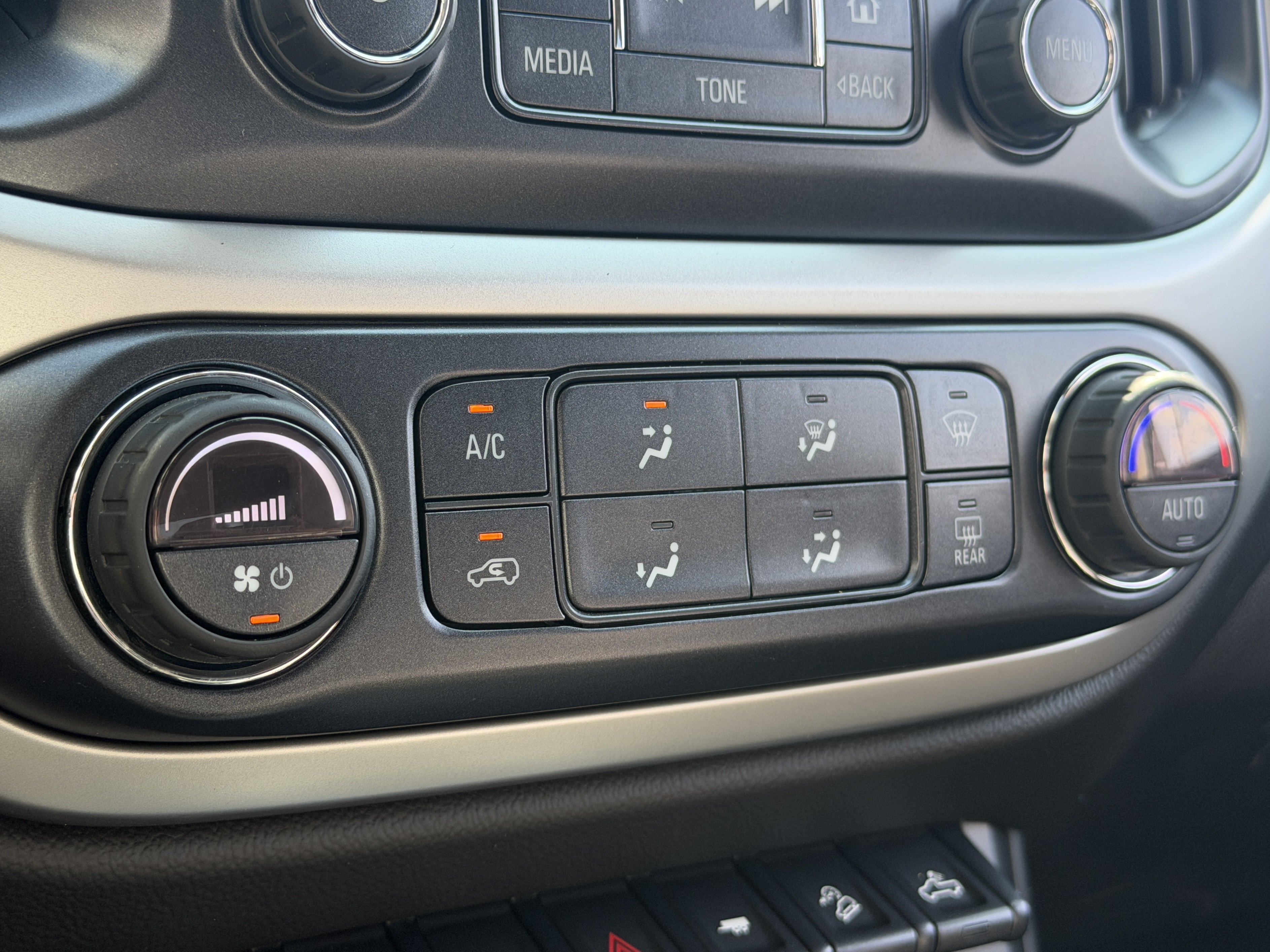 Used 2018 Chevrolet Colorado ZR2 AWD/4WD image 41