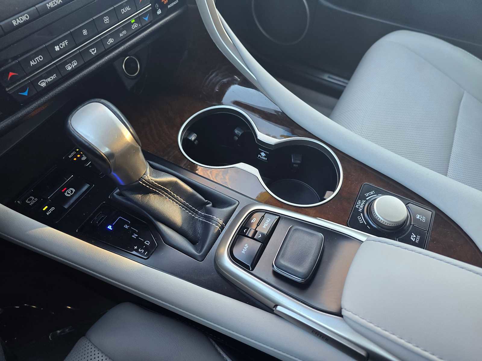 Certified 2019 Lexus RX 450h F Sport image 33