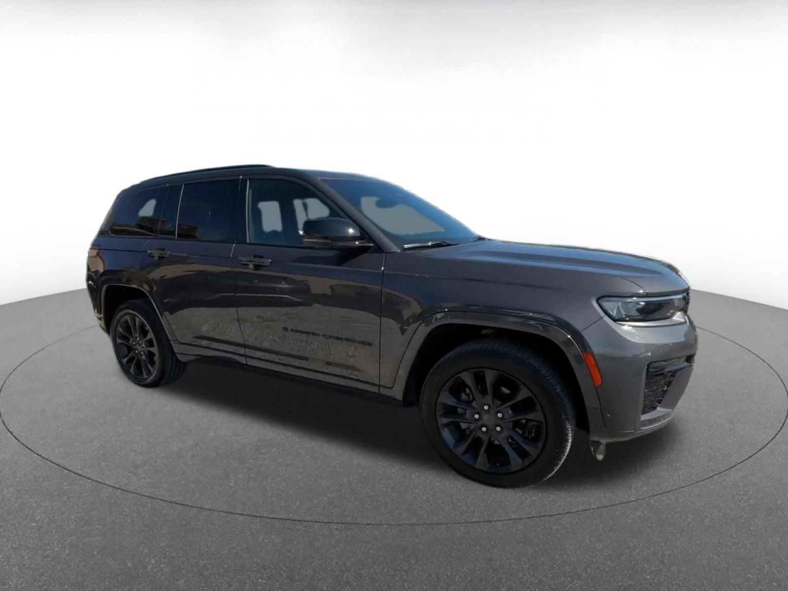 Used 2026 Jeep Grand Cherokee Limited AWD/4WD image 2