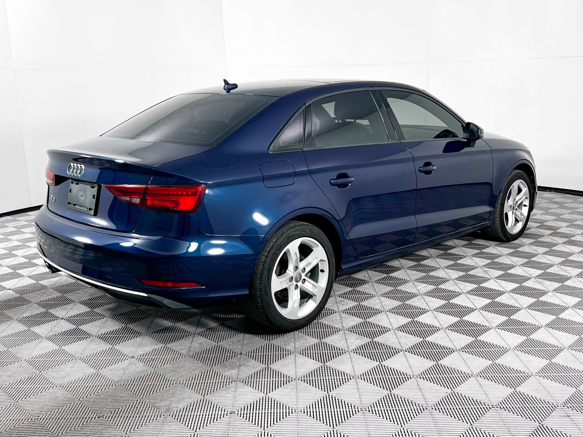 Used 2018 Audi A3 2.0T Premium w/ Convenience Package image 7