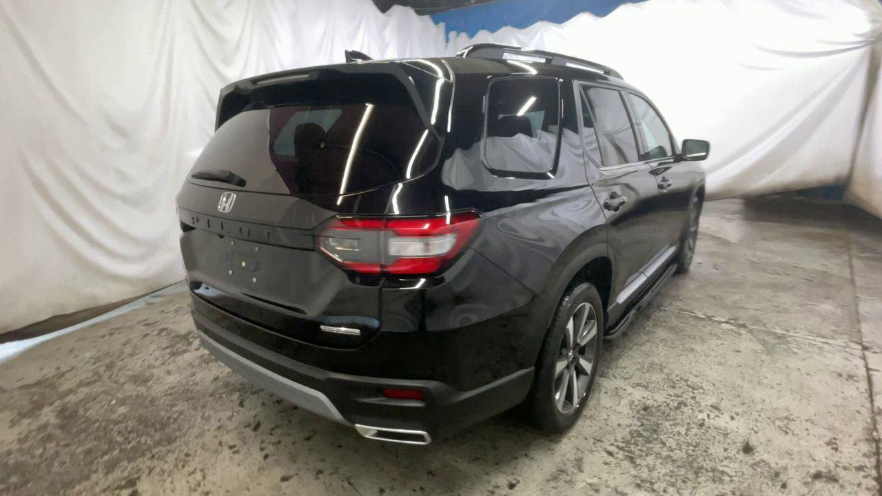 Used 2023 Honda Pilot Touring image 8