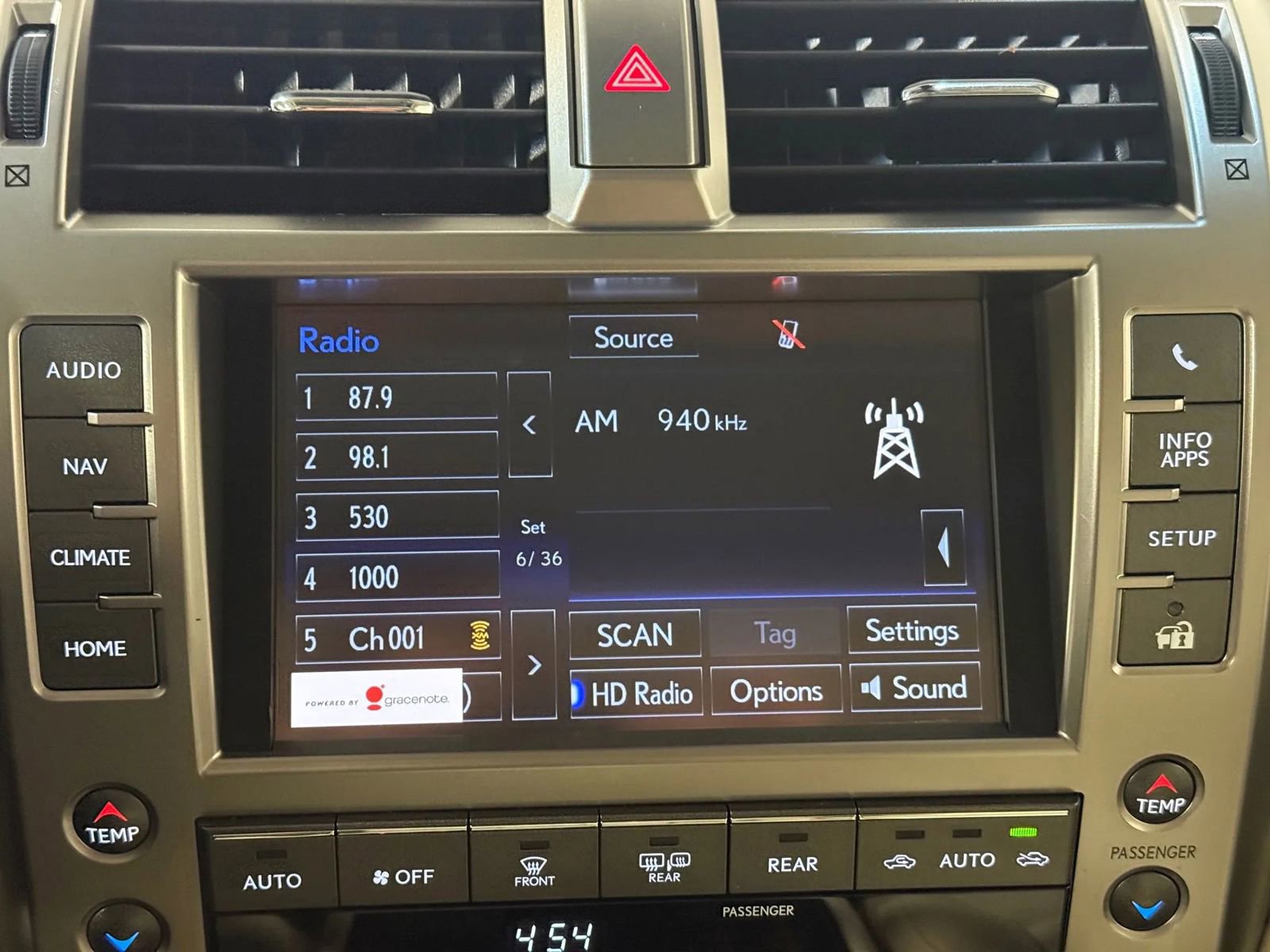 Used 2020 Lexus GX 460 Premium w/ Premium Package image 32