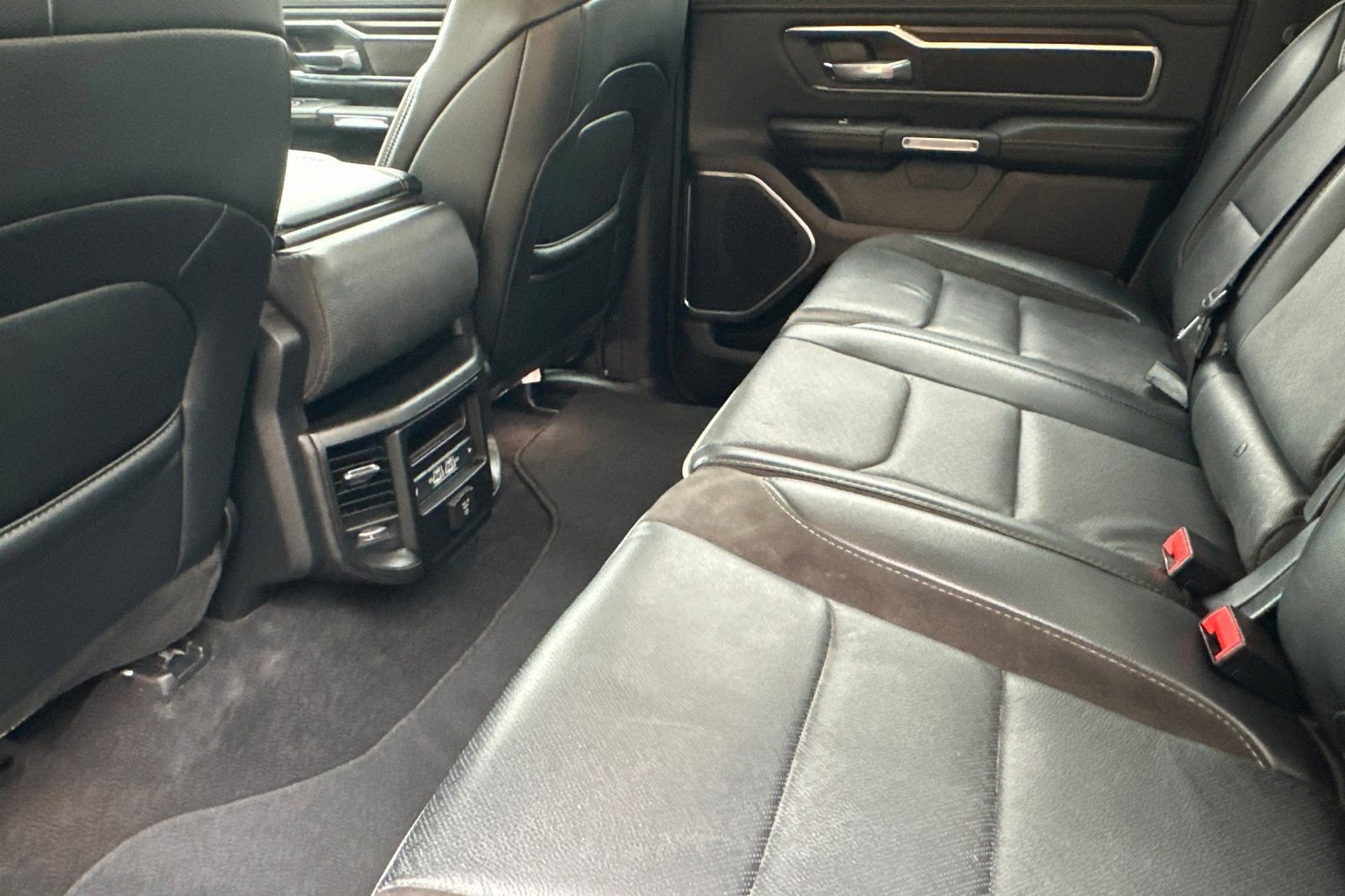 Used 2025 RAM 1500 Laramie image 13