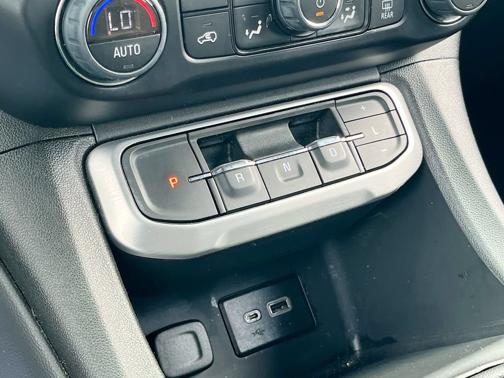 Used 2023 GMC Acadia SLE FWD image 16