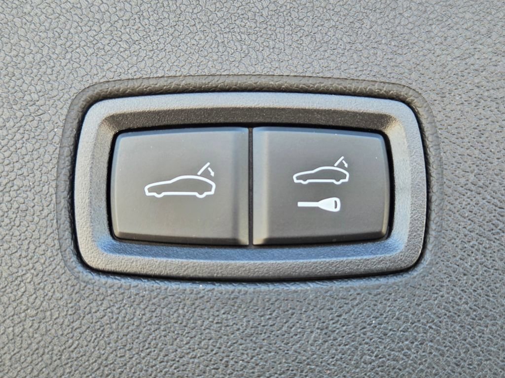 Used 2024 Porsche Cayenne image 34