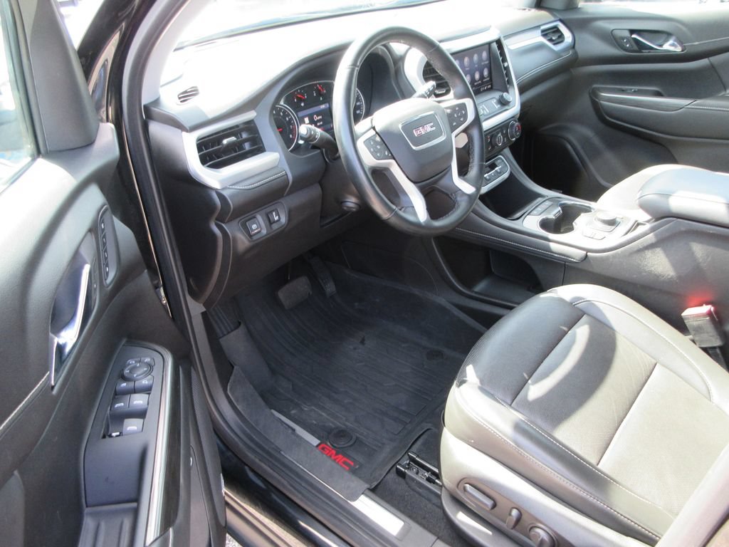 Used 2023 GMC Acadia SLT w/ Preferred Package FWD image 12