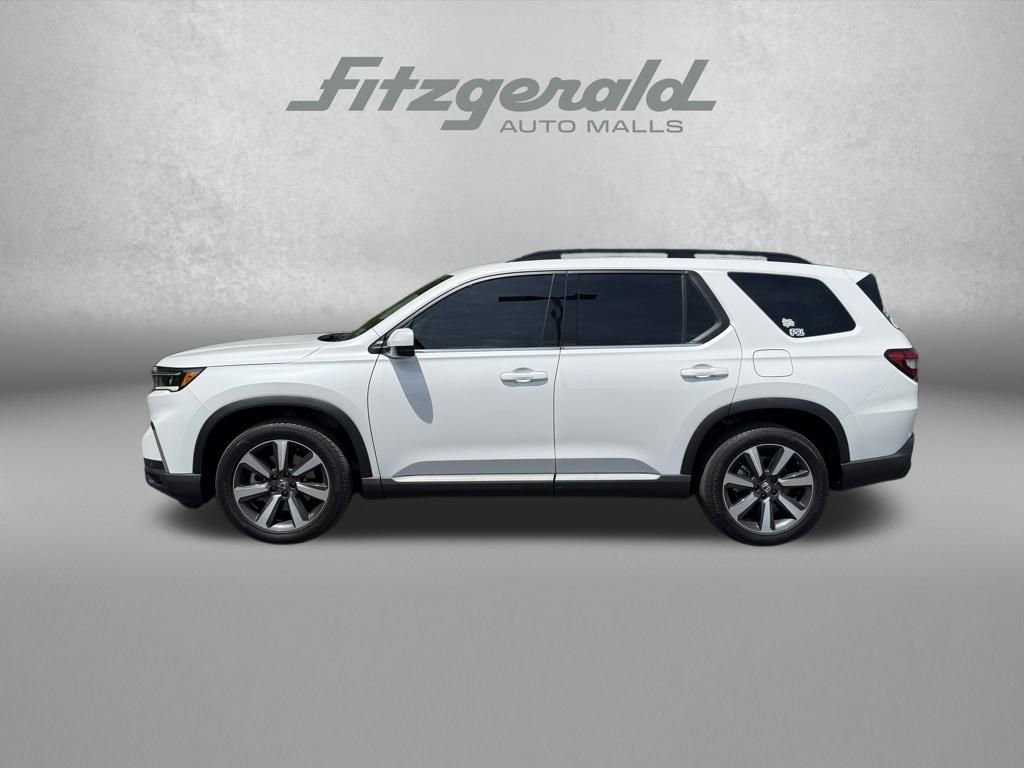 Used 2024 Honda Pilot Touring image 4