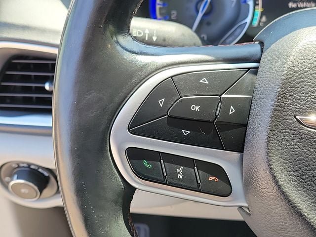 Used 2018 Chrysler Pacifica Touring-L Plus FWD image 10