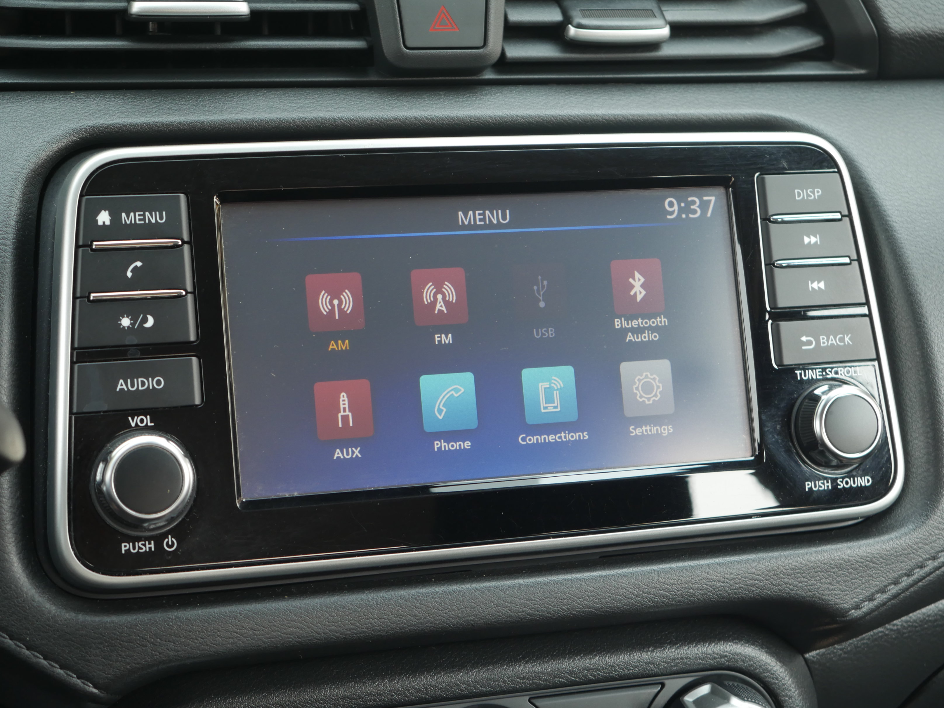 Used 2020 Nissan Versa S FWD image 9