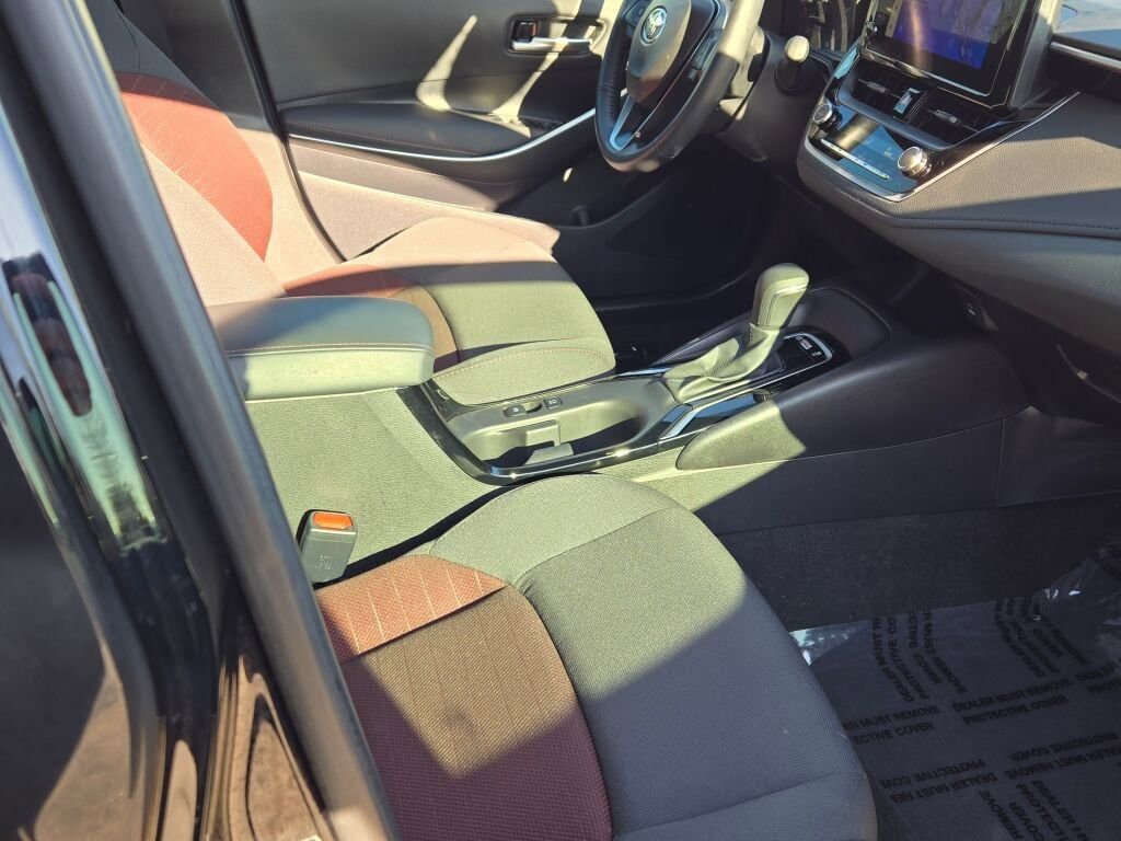 Used 2024 Toyota Corolla SE Nightshade image 6