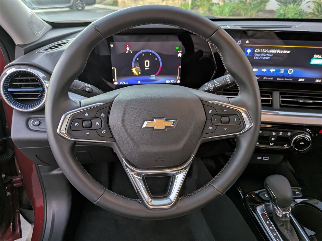 Used 2025 Chevrolet Trax LT w/ LT Convenience Package image 18