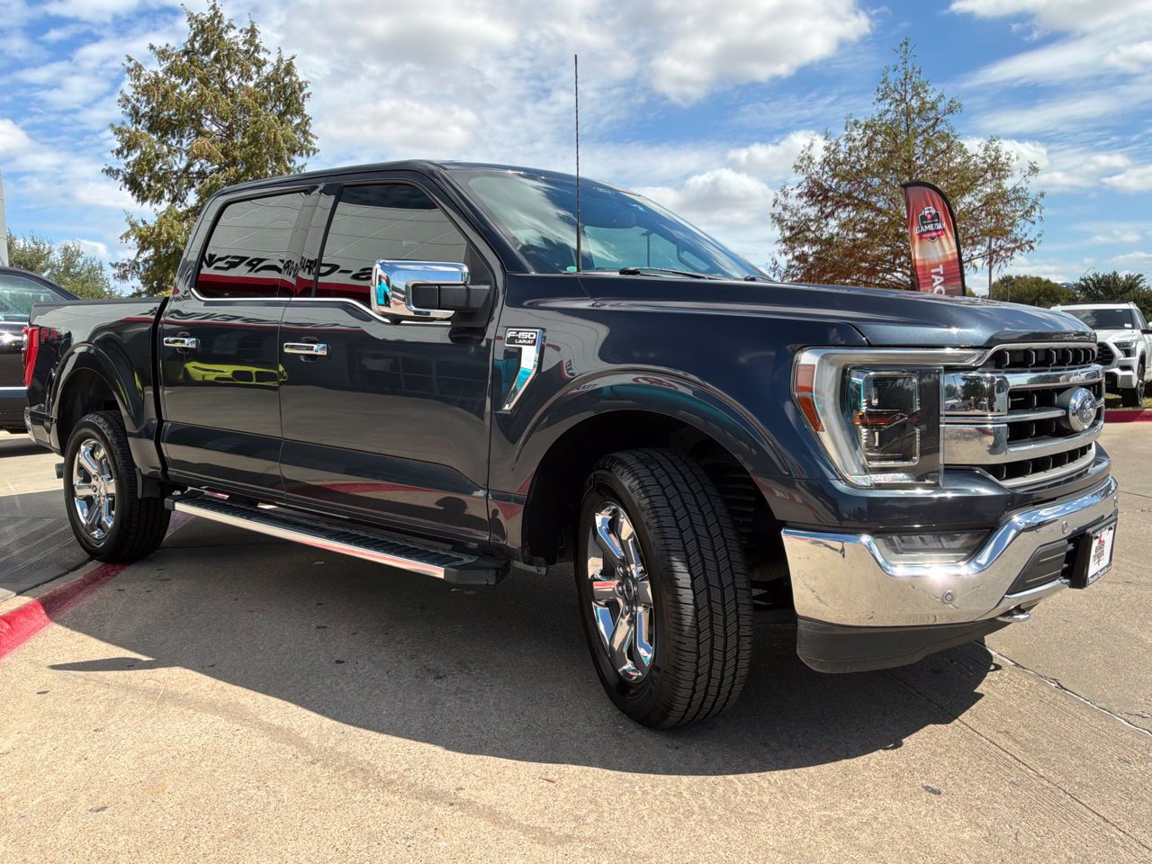 Used 2022 Ford F150 Lariat w/ Equipment Group 502A High AWD/4WD image 4