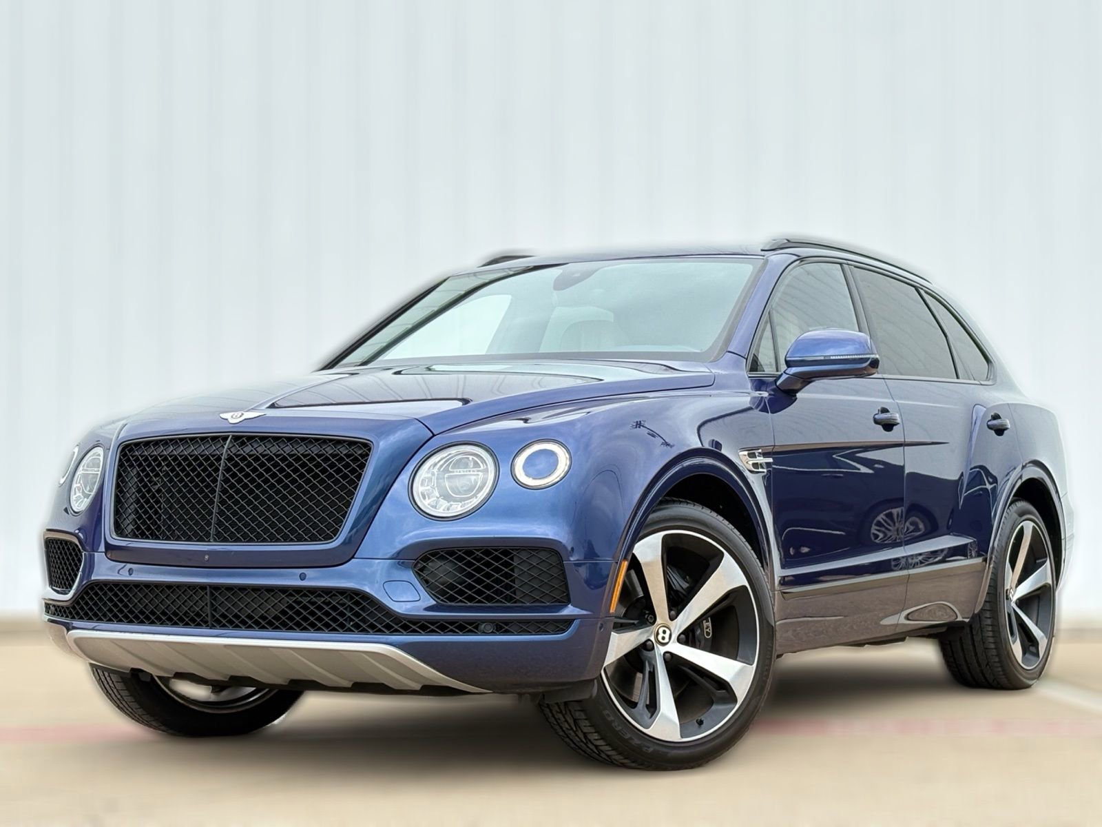 Used 2019 Bentley Bentayga AWD/4WD image 2