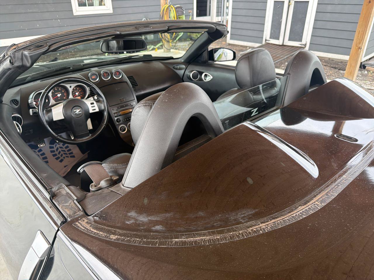 Used 2005 Nissan 350Z Enthusiast RWD image 14