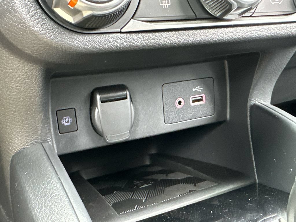 New 2025 Nissan Versa SV w/ Trunk Package FWD image 25